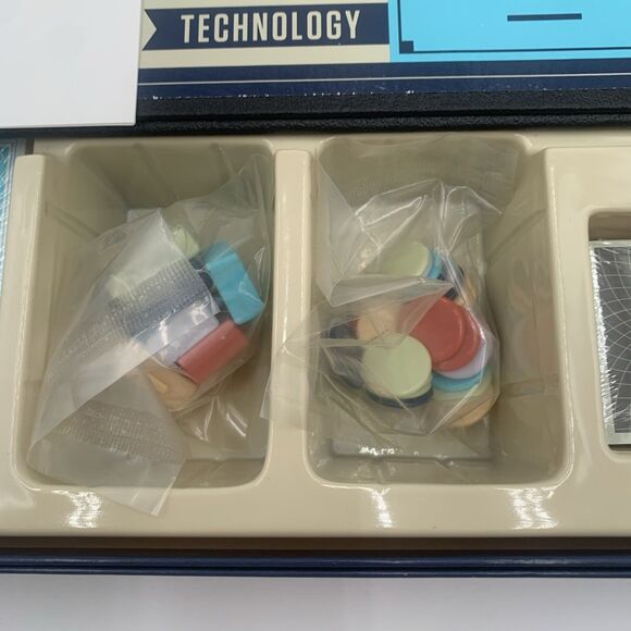 DAYTRADER Strike It Rich A Financial Board Game from Lyon Works New Open Box - Picture 9 of 13